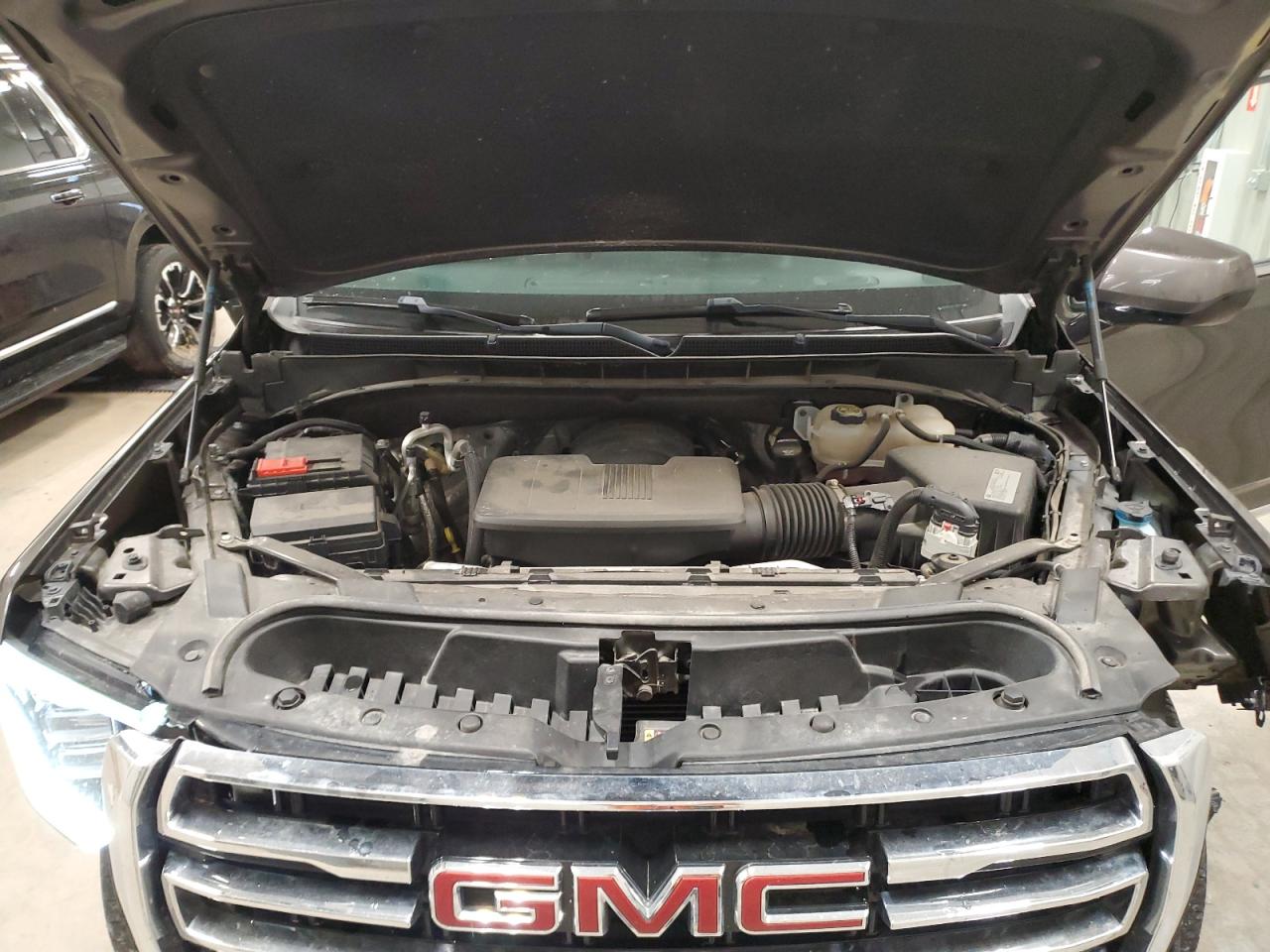 2021 GMC Yukon - Image 12