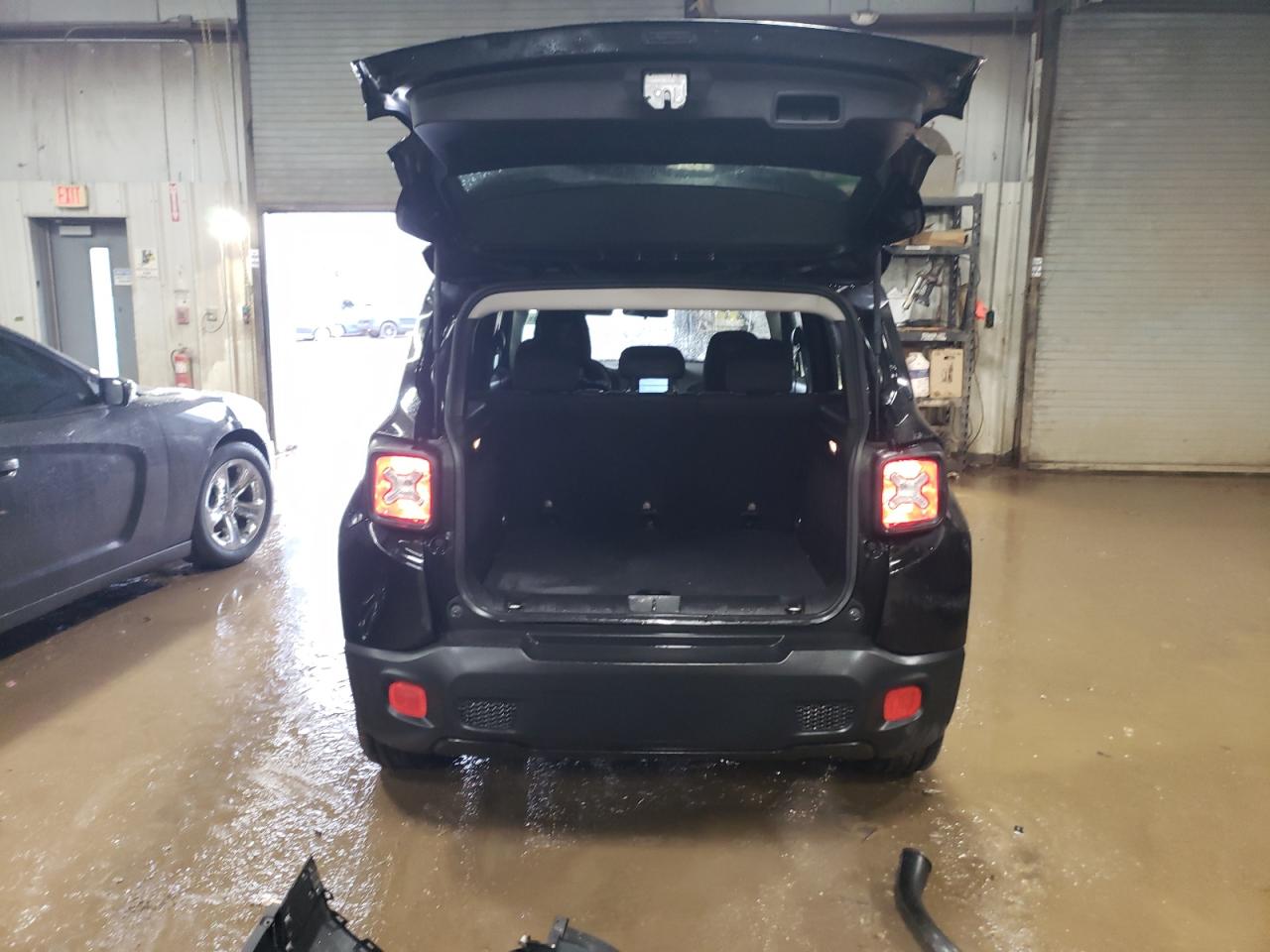2015 Jeep Renegade - Image 6