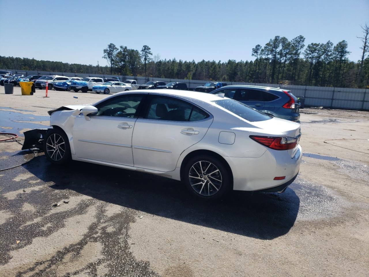 2018 Lexus ES - Image 2