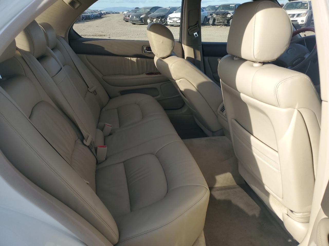 1998 Lexus LS - Image 10