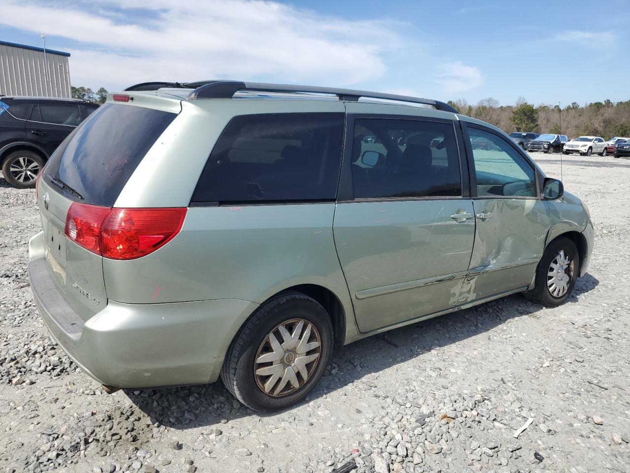 2010 Toyota Sienna - Image 3