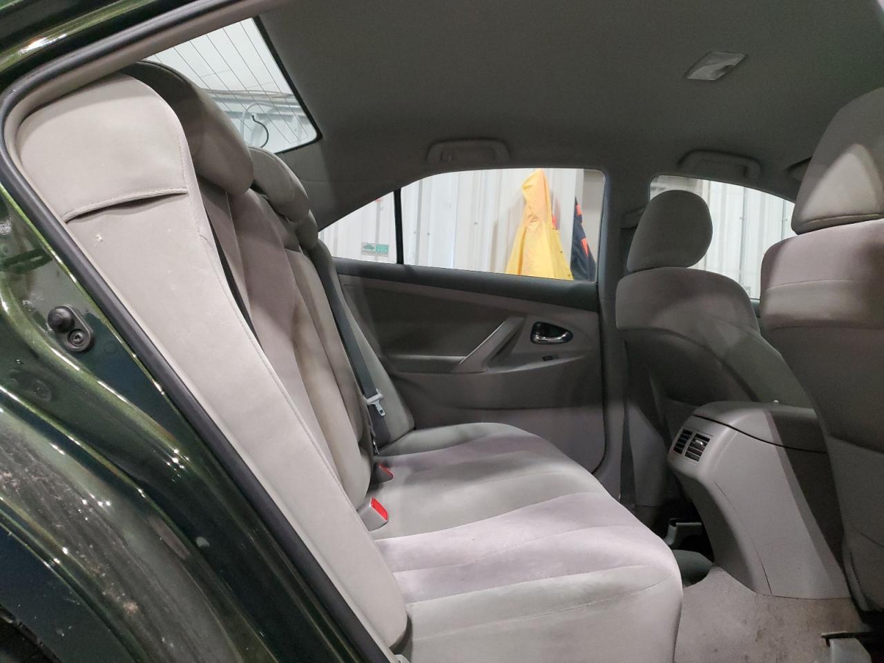 2011 Toyota Camry - Image 10