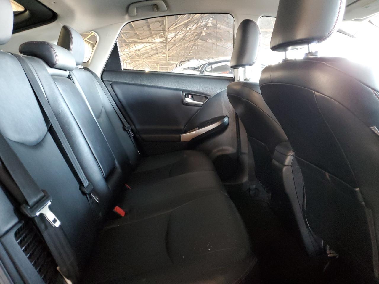 2013 Toyota Prius - Image 10