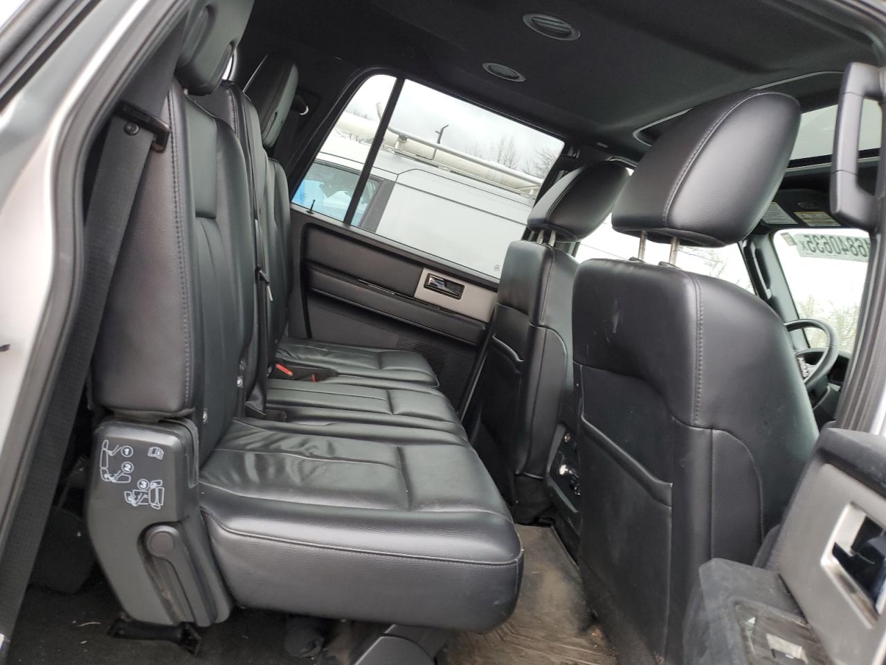 2015 Ford Expedition - Image 11