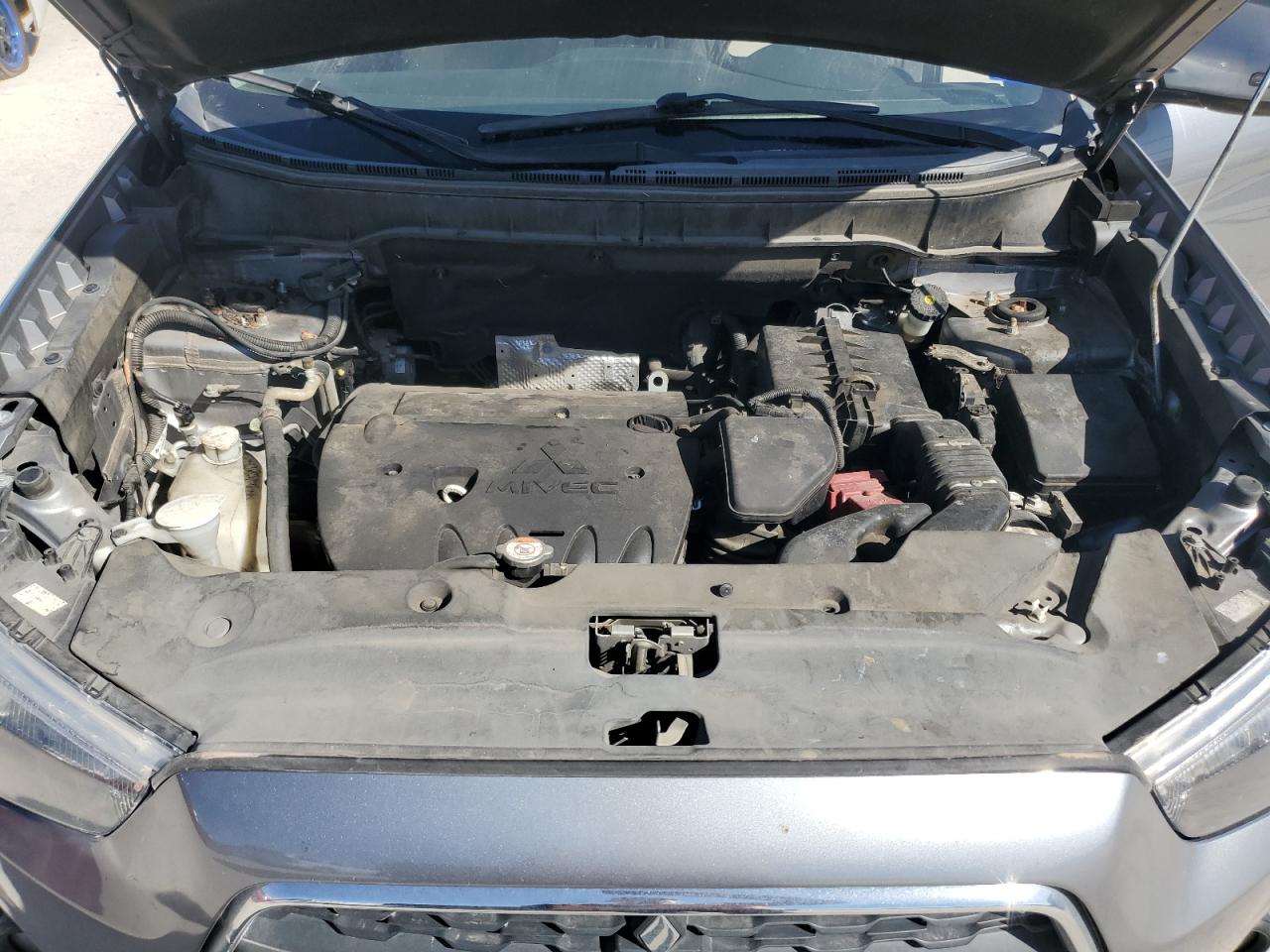 2015 Mitsubishi Outlander - Image 12