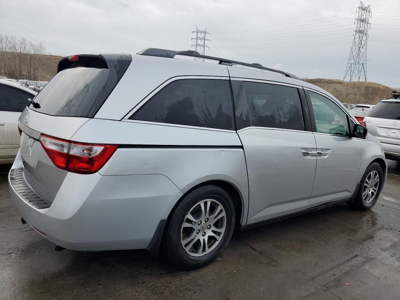 2011 Honda Odyssey - Image 3