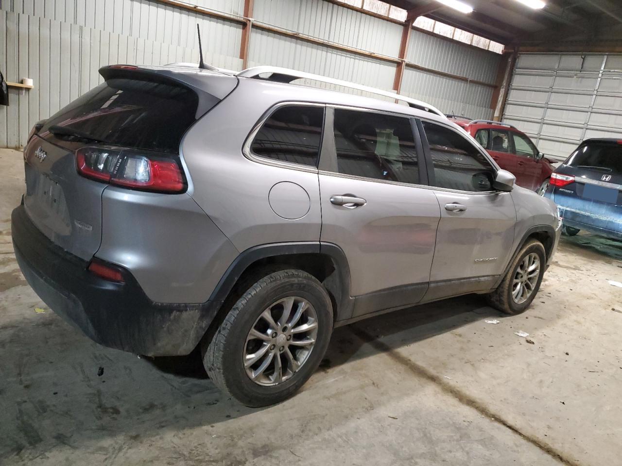 2019 Jeep Grand Cherokee - Image 3