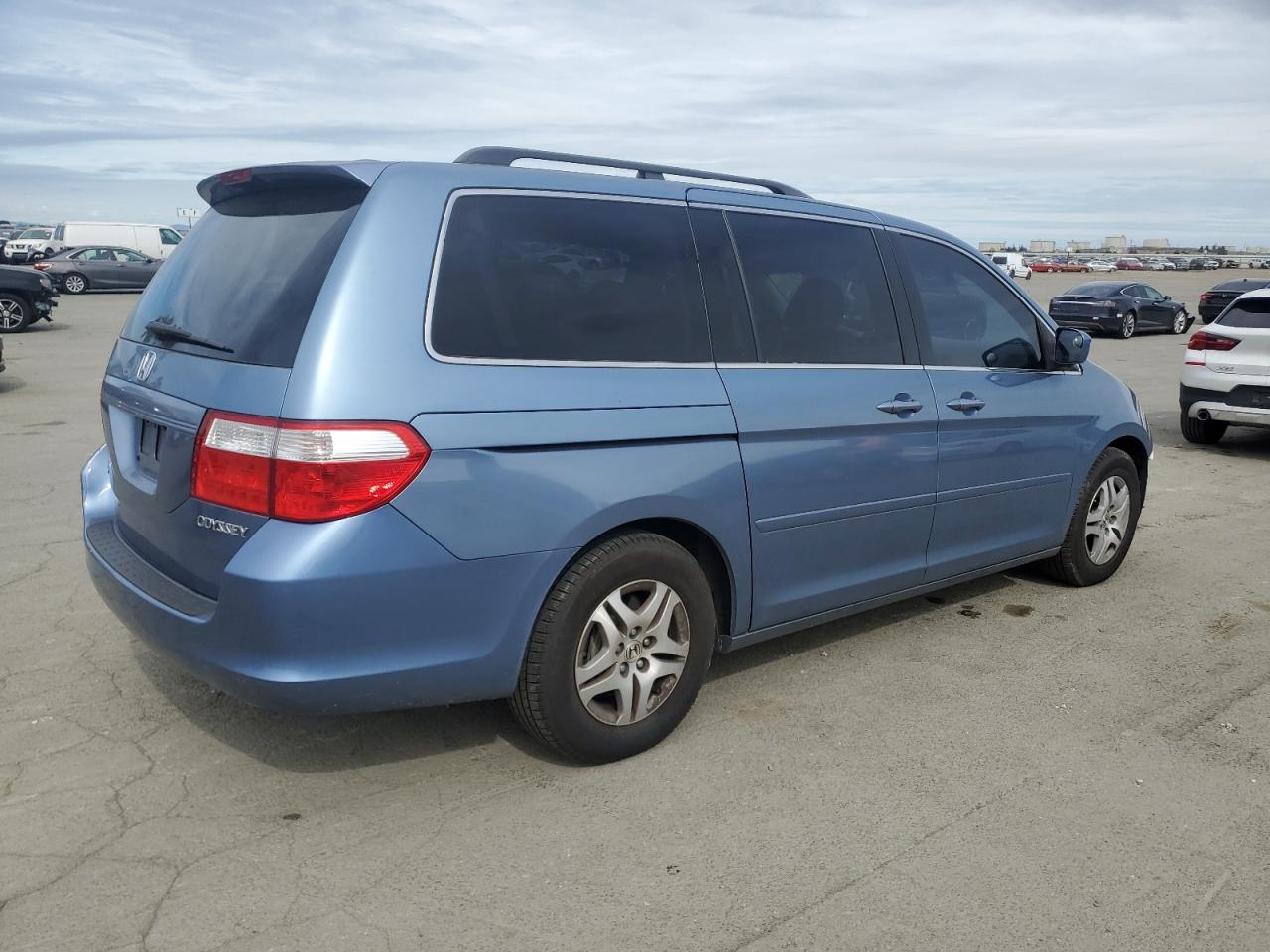 2005 Honda Odyssey - Image 3