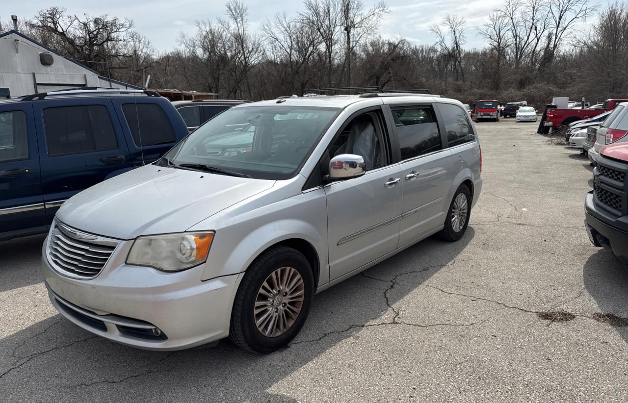 2011 Chrysler Town & Country - Image 2