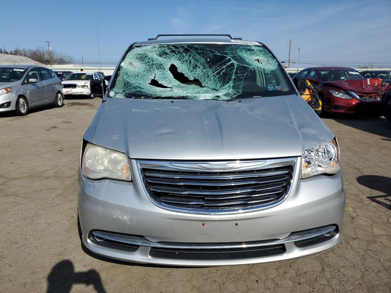 2012 Chrysler Town & Country - Image 5