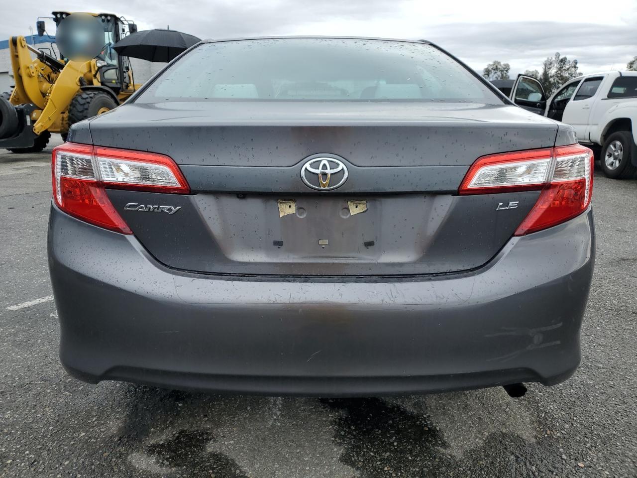 2014 Toyota Camry - Image 6