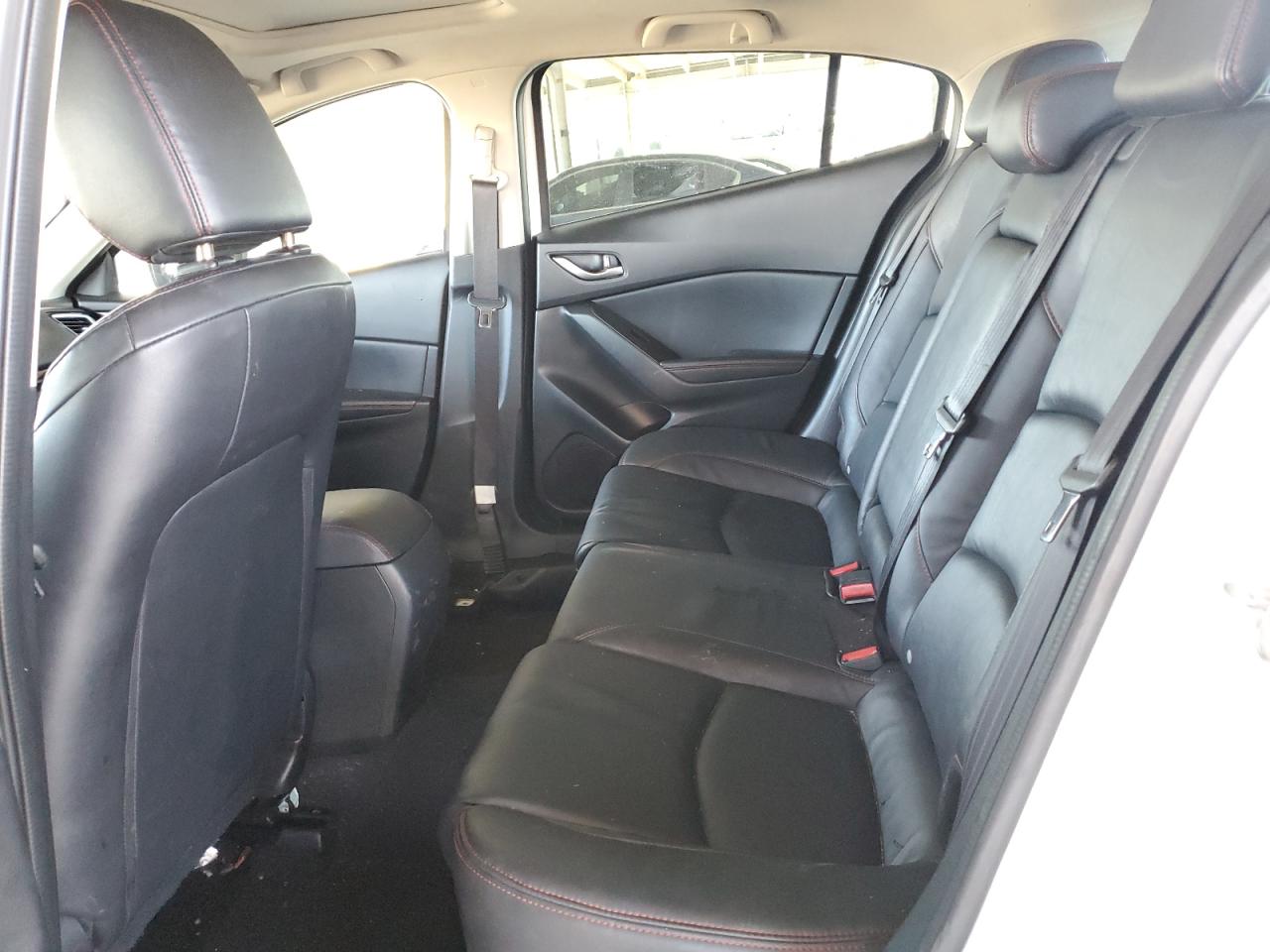 2015 Mazda 3 - Image 10