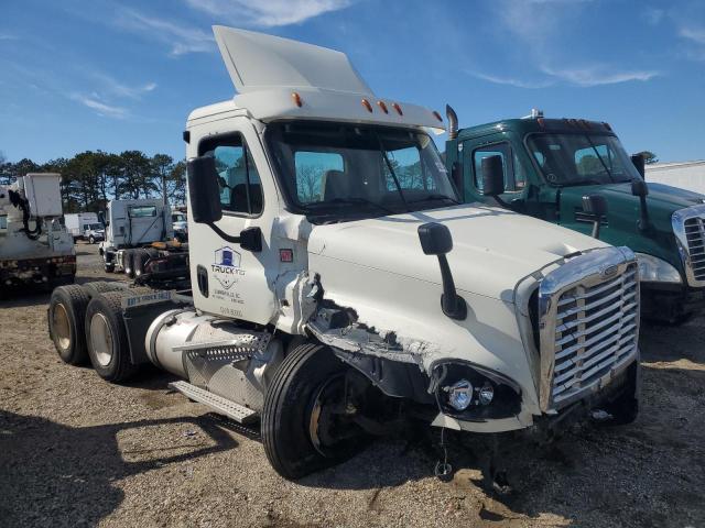 2016 Freightliner Cascadia Semi Truck
