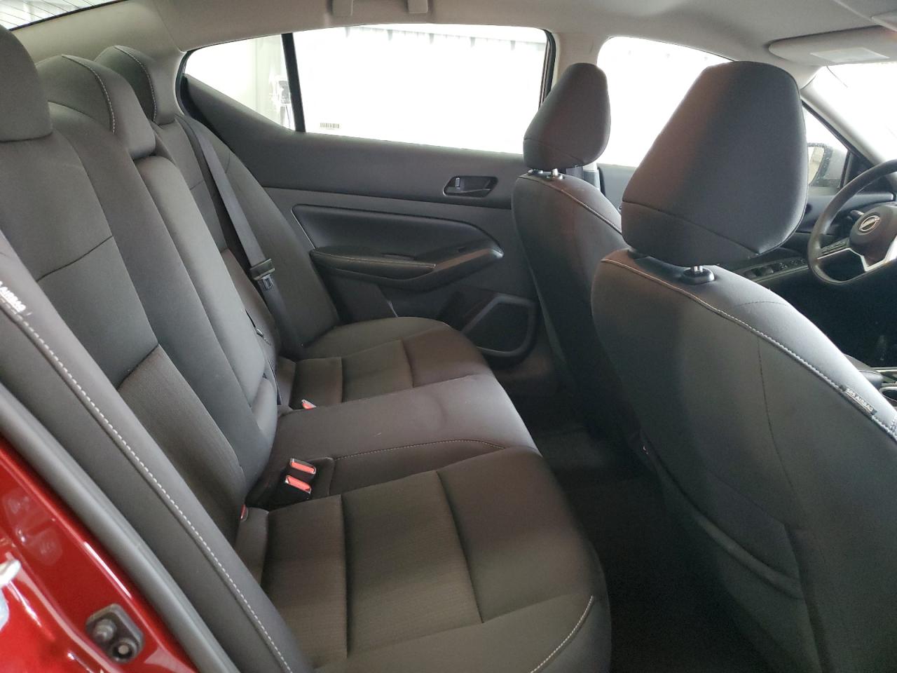 2024 Nissan Altima - Image 10