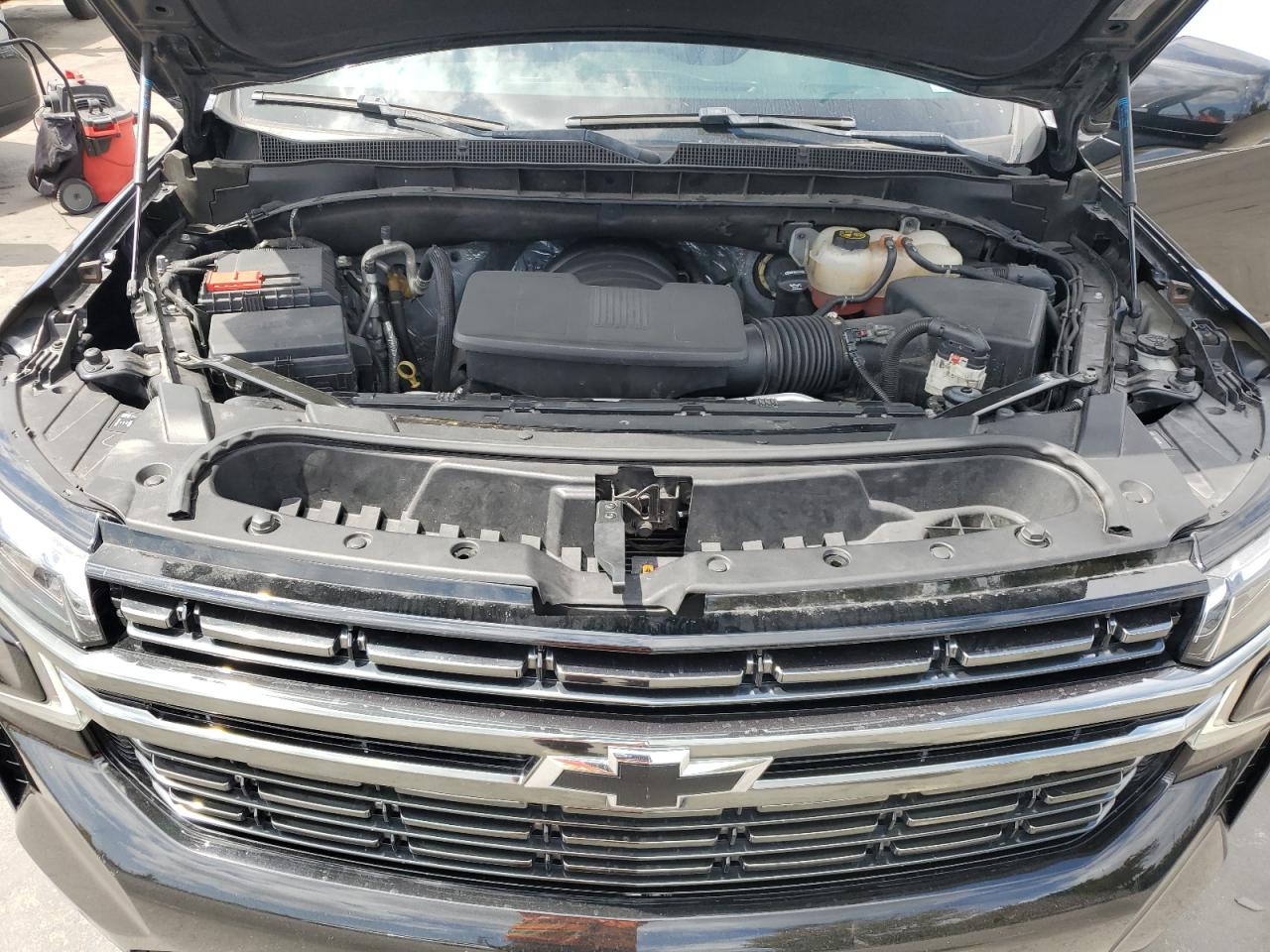 2022 Chevrolet Suburban - Image 12