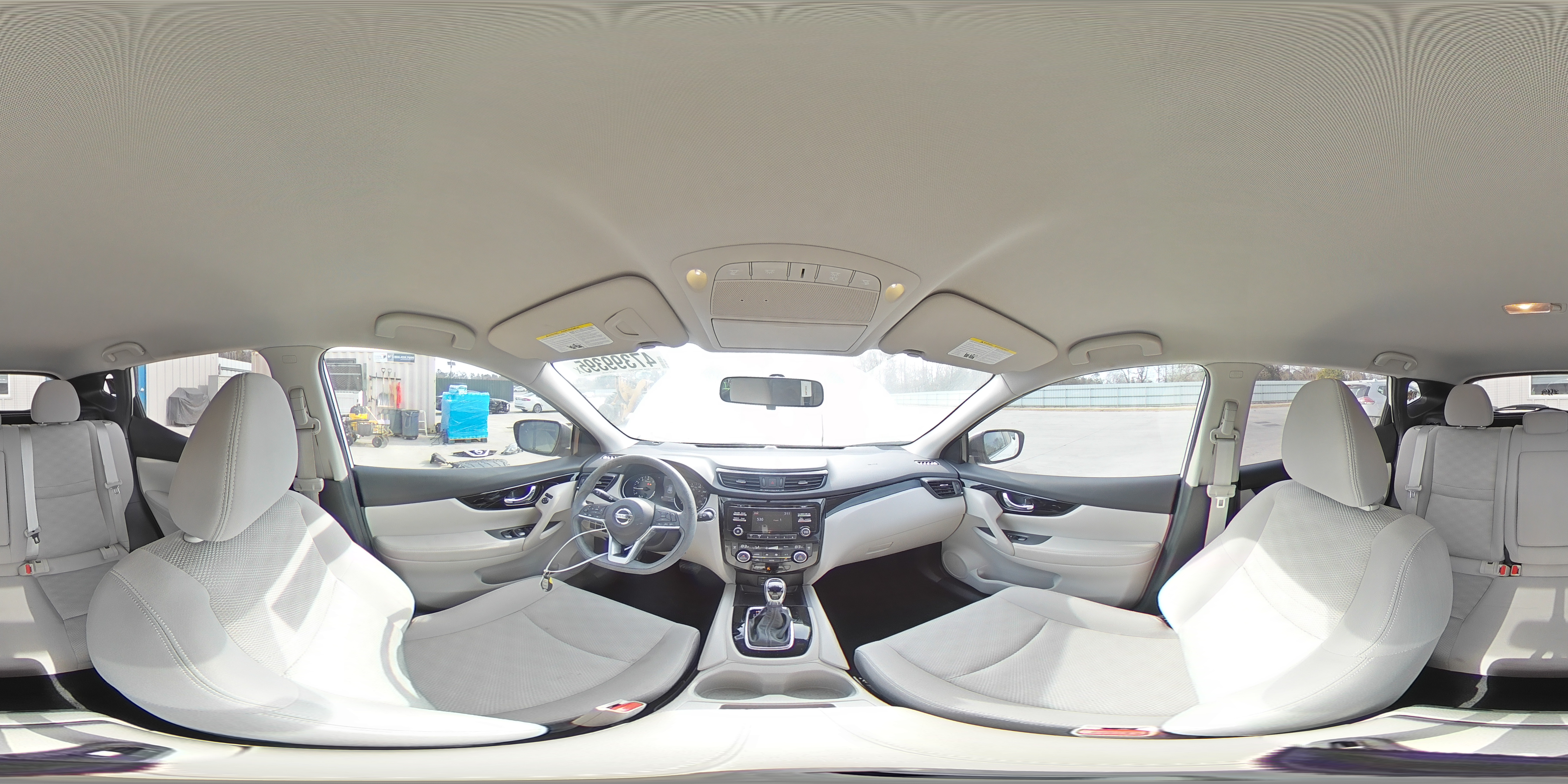 2018 Nissan Rogue - Image 16