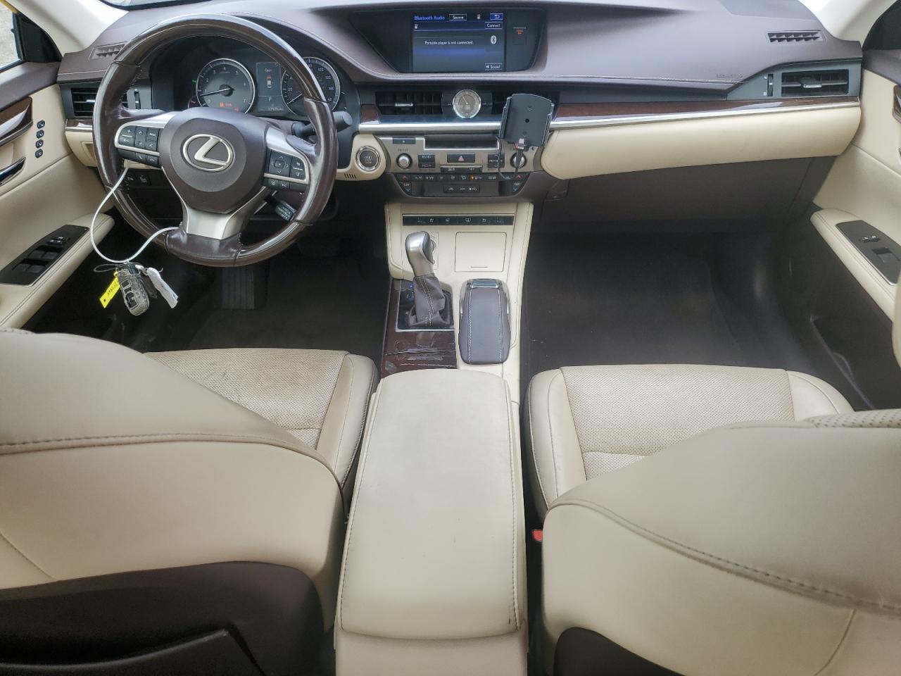 2016 Lexus ES - Image 8