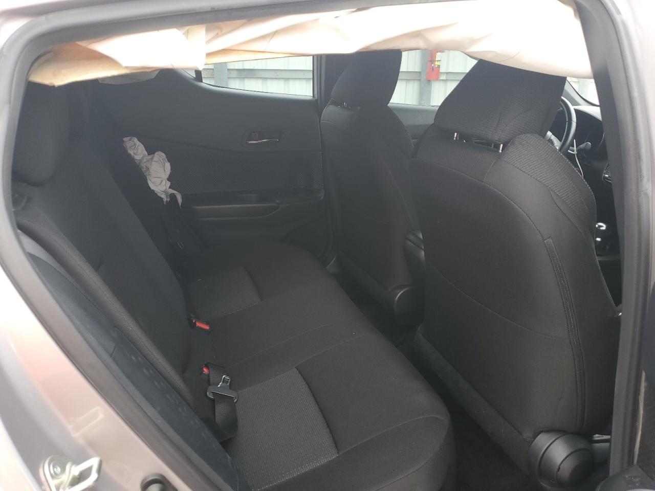 2018 Toyota C-HR - Image 11