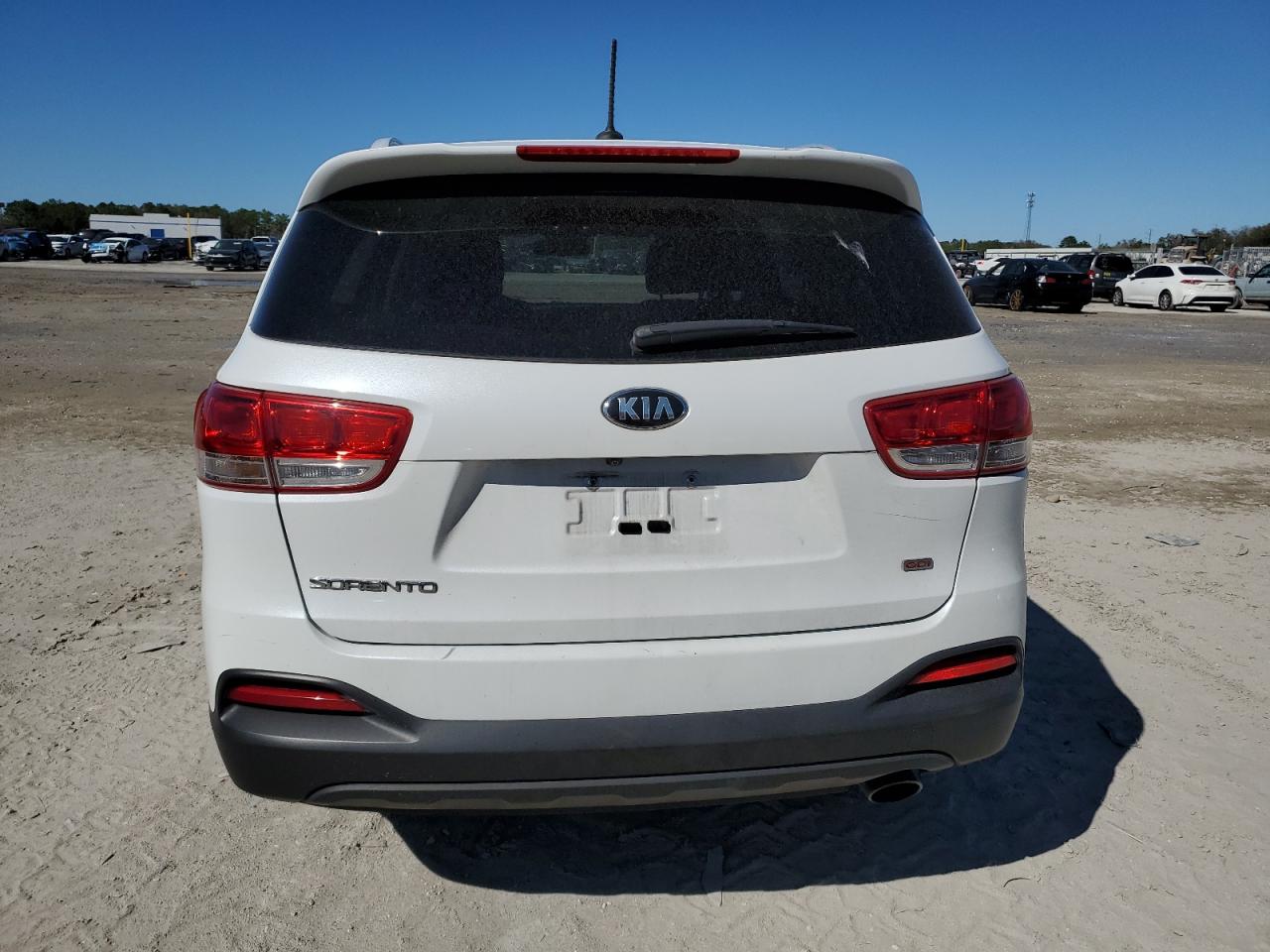 2017 Kia Sorento - Image 6