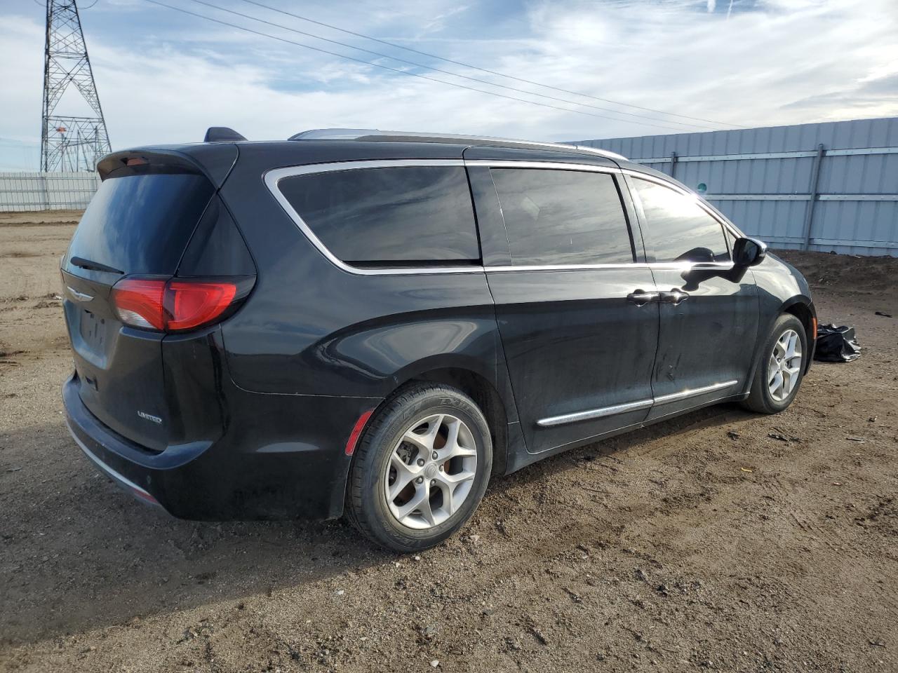 2020 Chrysler Pacifica - Image 3