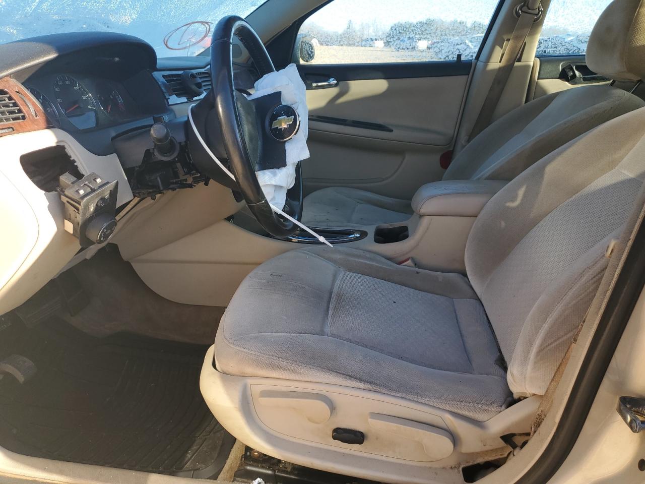 2011 Chevrolet Impala - Image 7