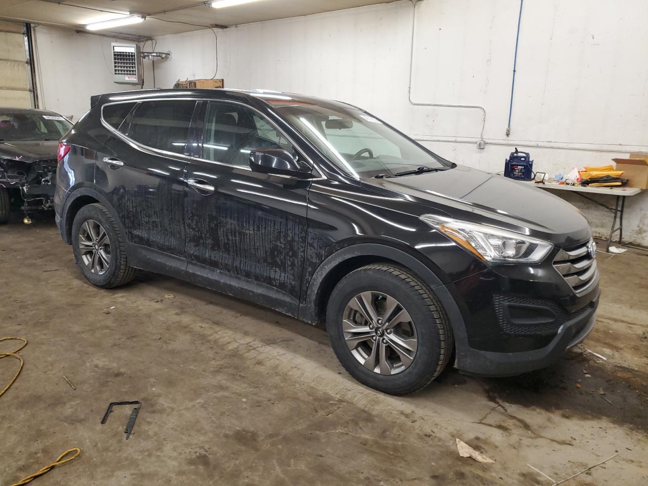 2016 Hyundai Santa Fe - Image 4