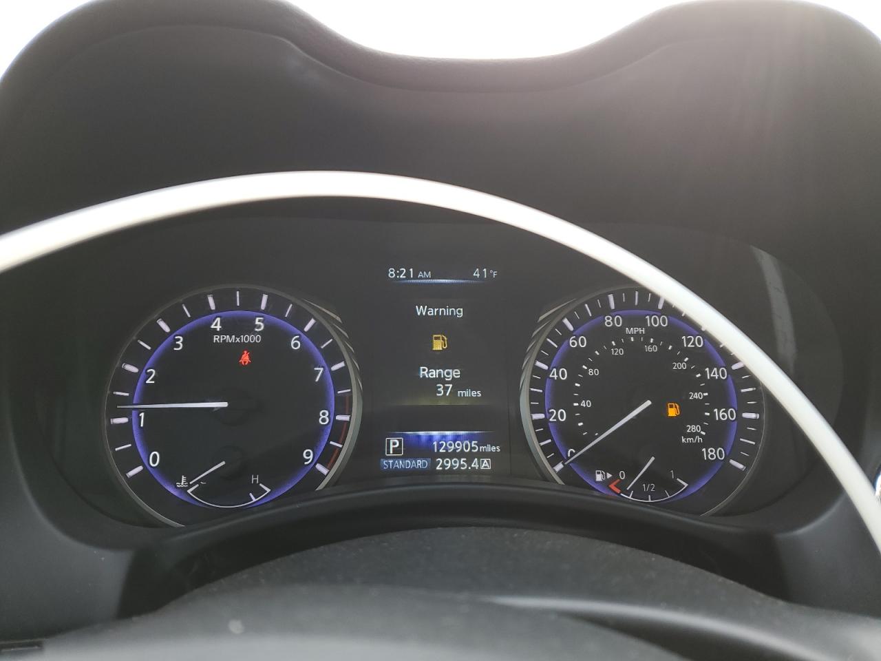 2015 Infiniti Q50 - Image 9