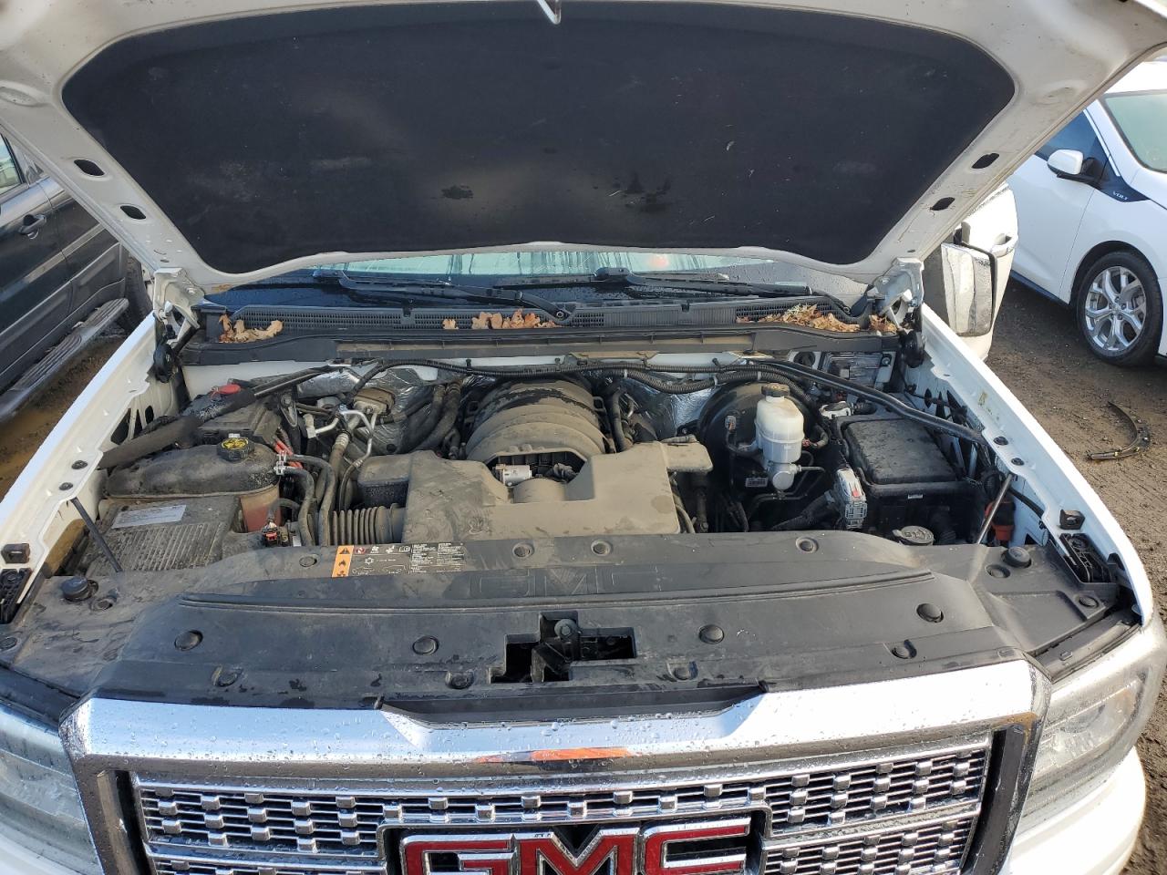 2017 GMC Sierra - Image 13