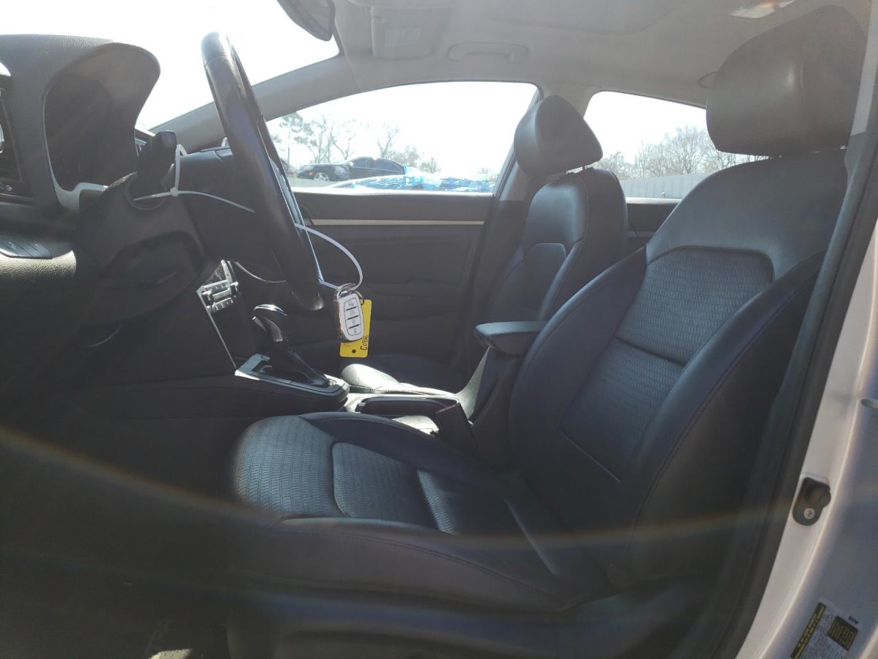 2017 Hyundai Elantra - Image 7
