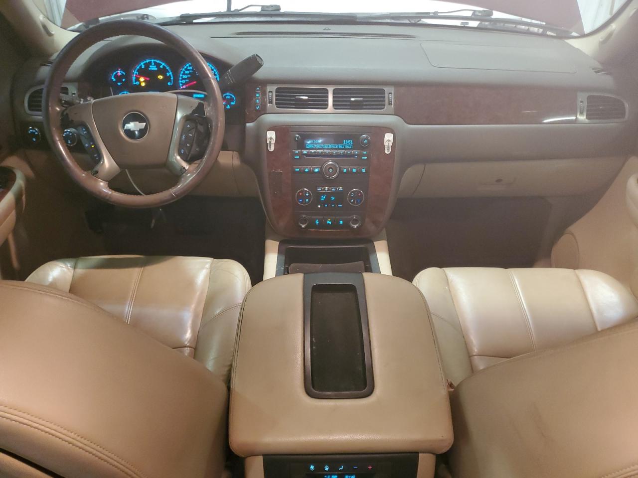 2009 Chevrolet Suburban - Image 8