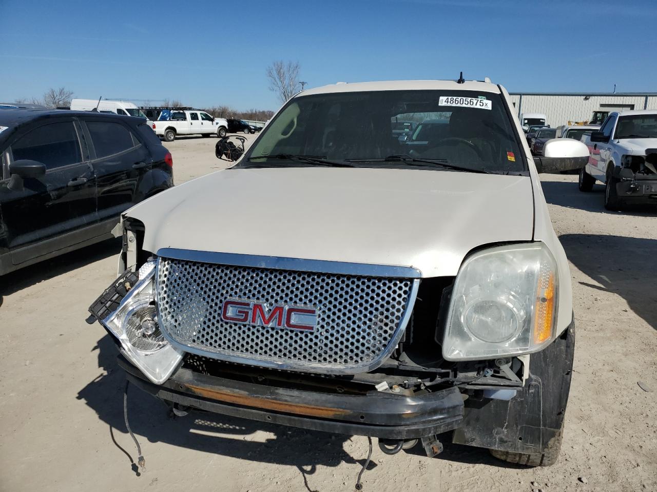 2011 GMC Yukon - Image 5
