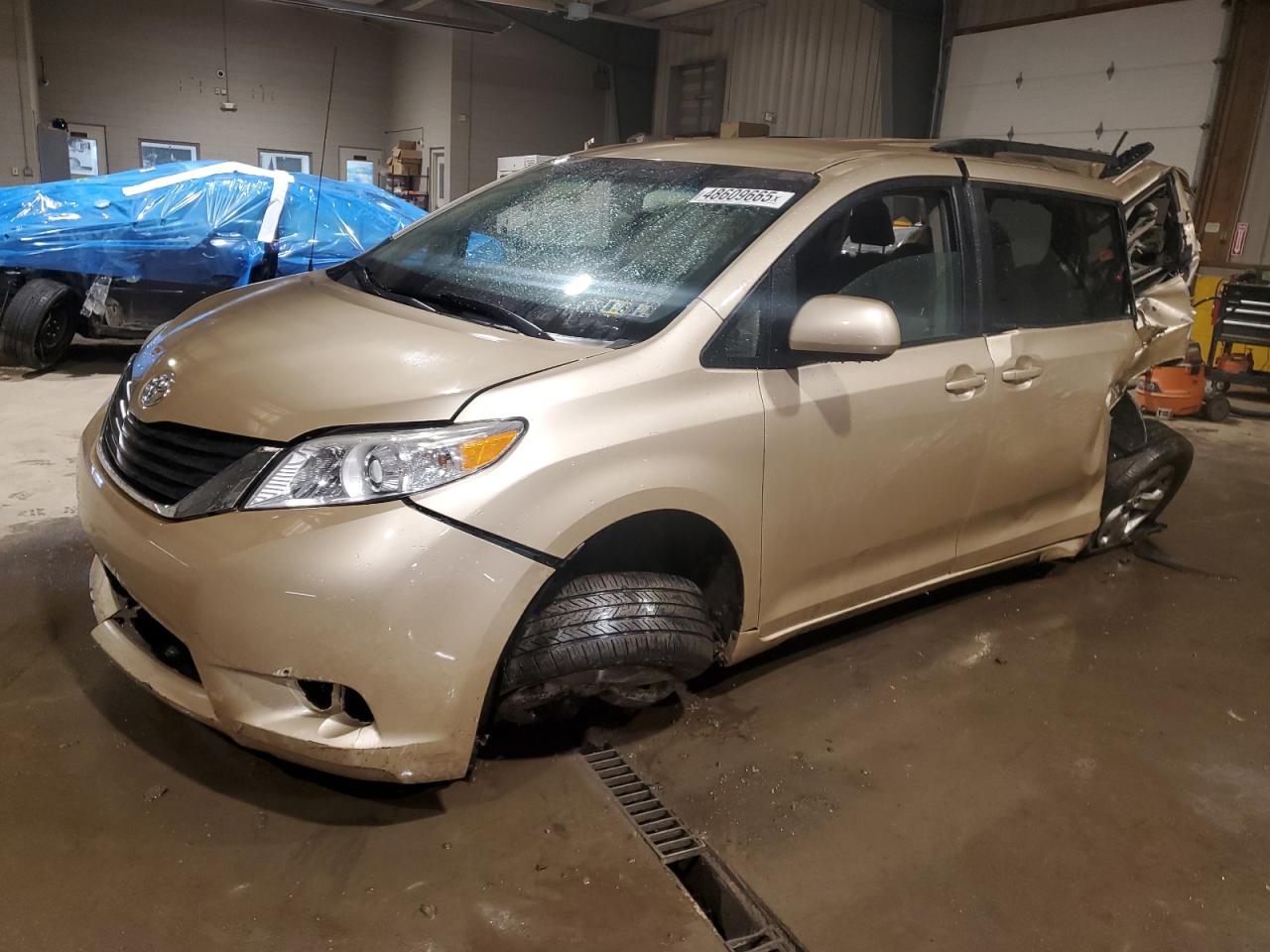 2012 Toyota Sienna - Image 1