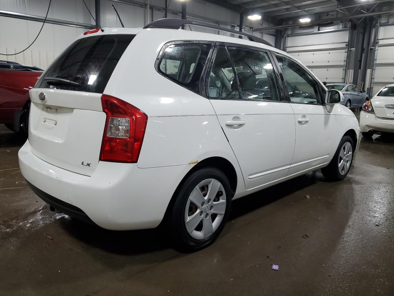 2010 Kia Rondo - Image 3