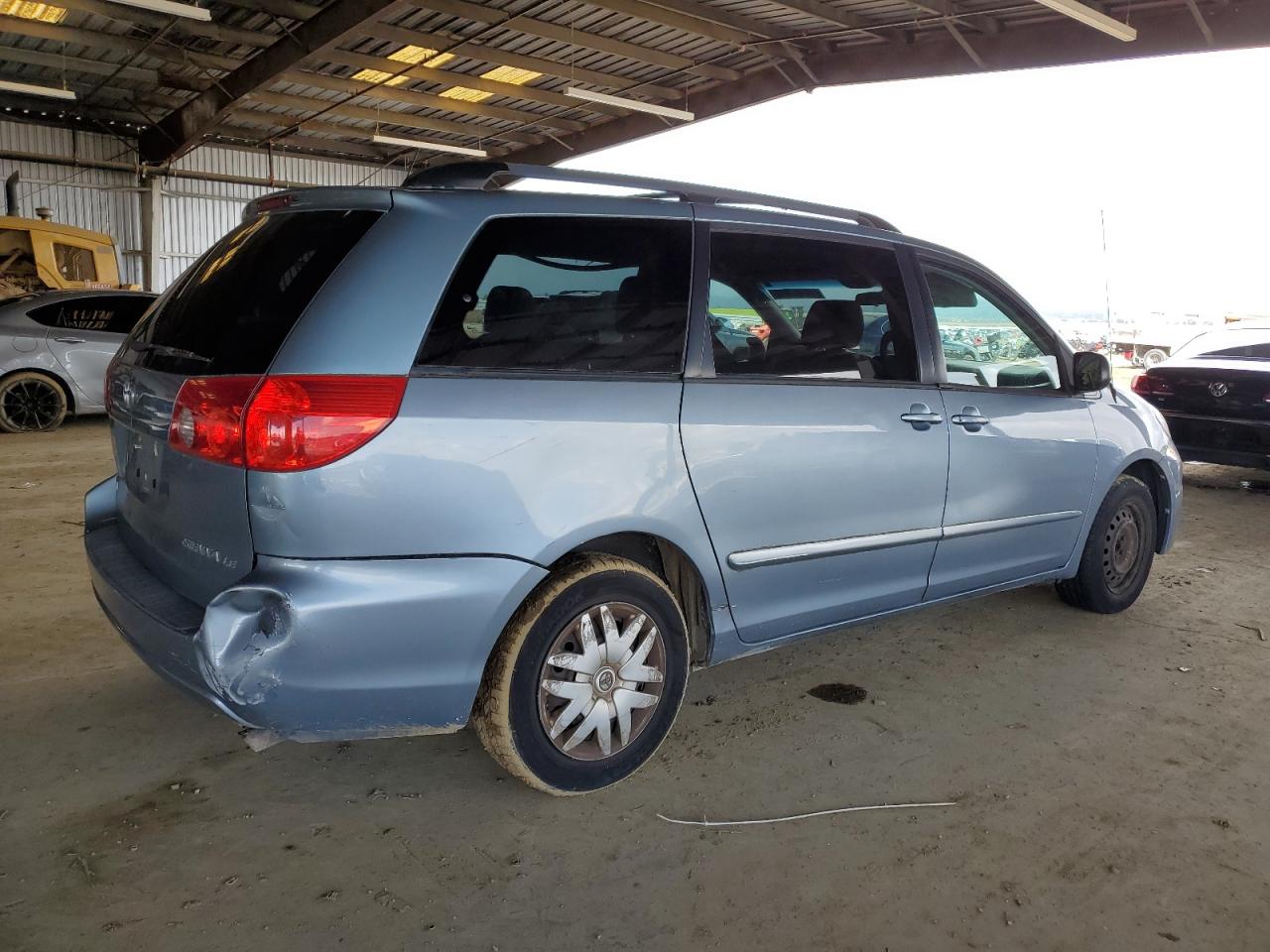 2008 Toyota Sienna - Image 3