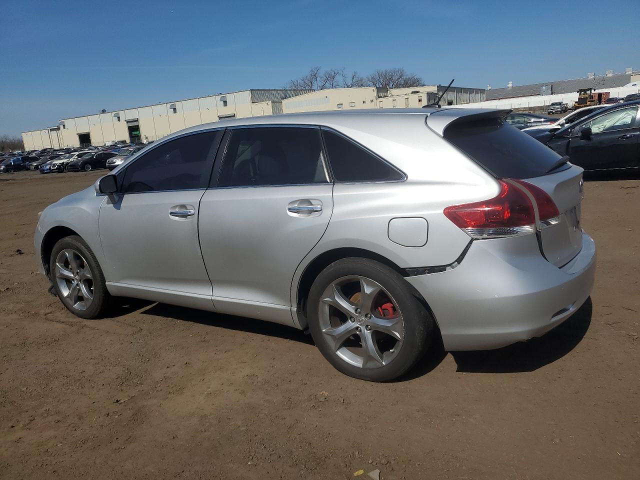 2010 Toyota Venza - Image 2