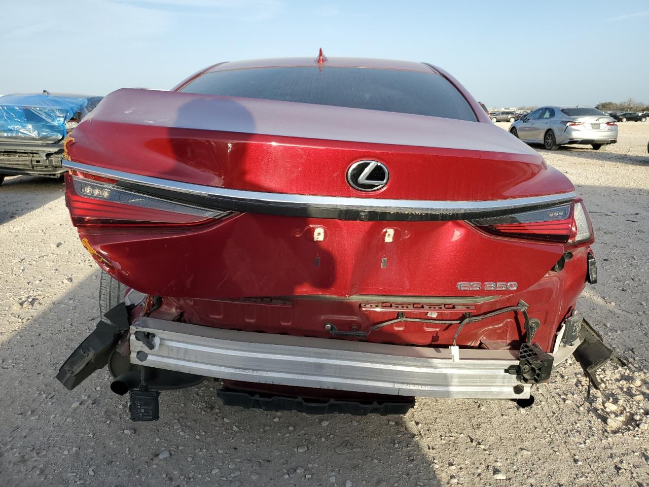 2020 Lexus ES - Image 6
