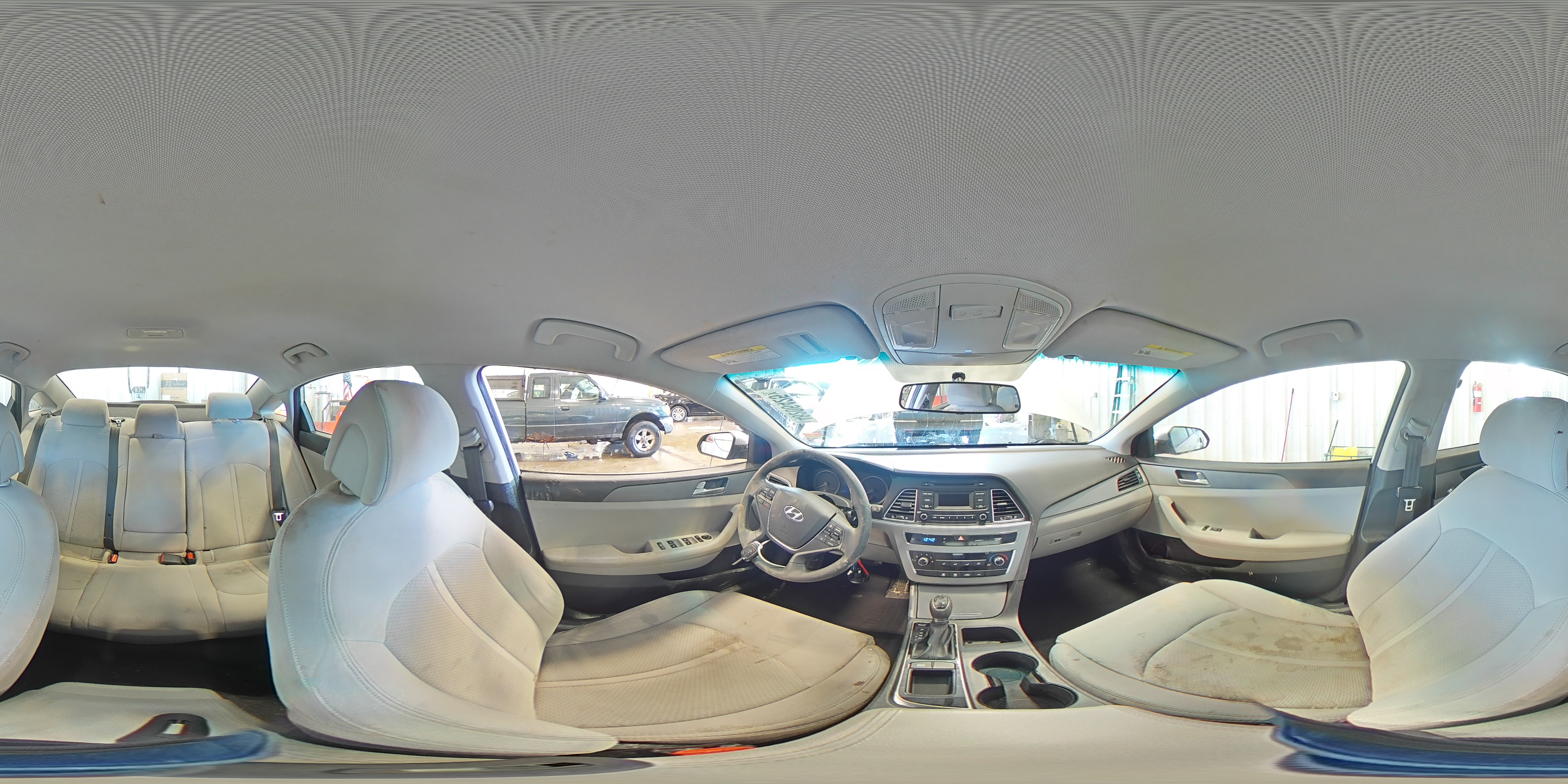 2015 Hyundai Sonata - Image 14