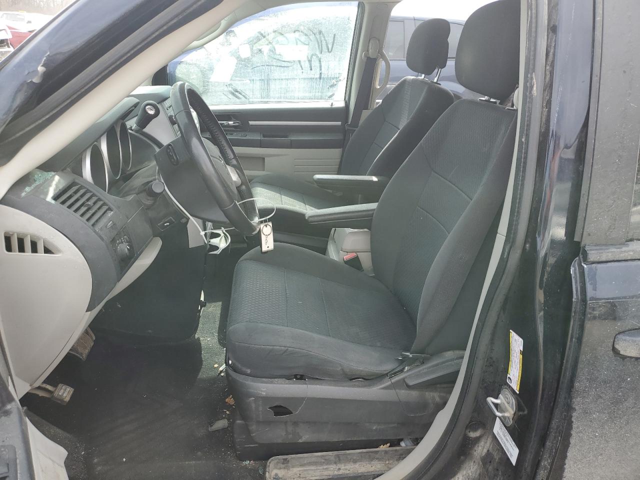 2010 Dodge Caravan - Image 7