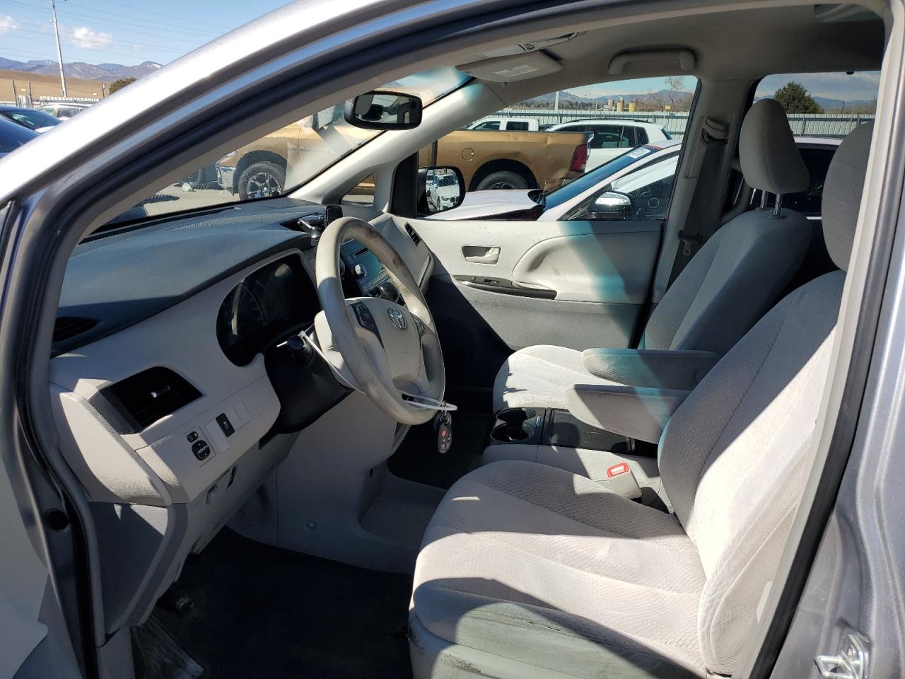2012 Toyota Sienna - Image 13