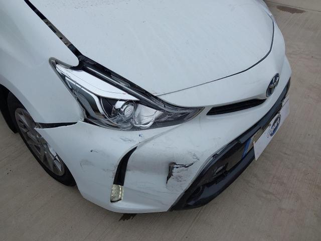 2015 TOYOTA PRIUS + ICON CVT 