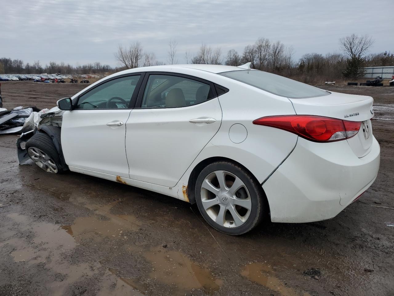 2011 Hyundai Elantra - Image 2