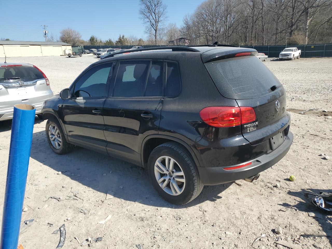 2017 Volkswagen Tiguan - Image 2