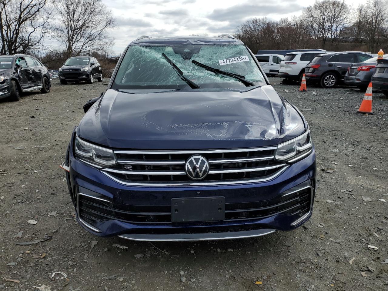 2024 Volkswagen Tiguan - Image 5