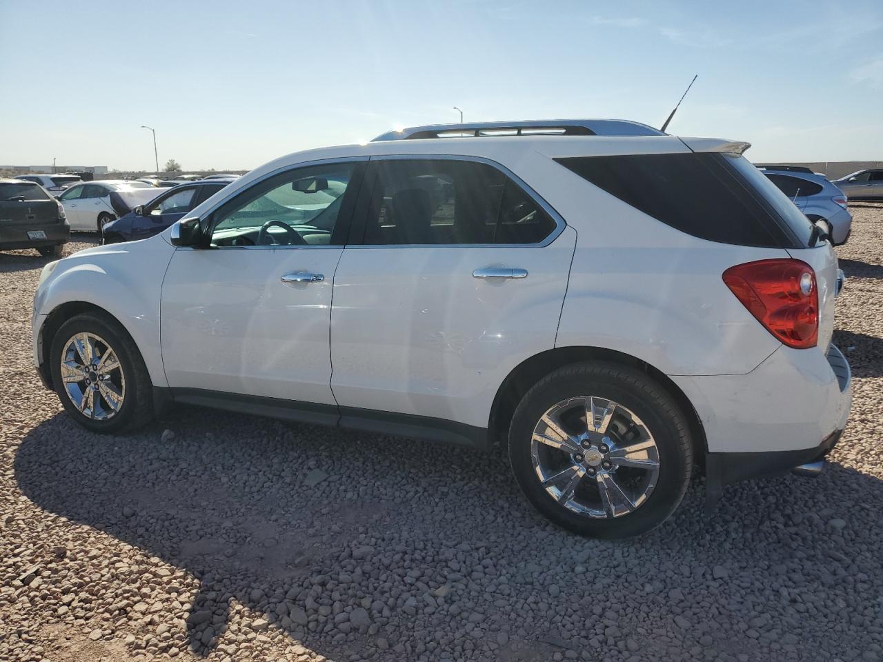 2011 Chevrolet Equinox - Image 2