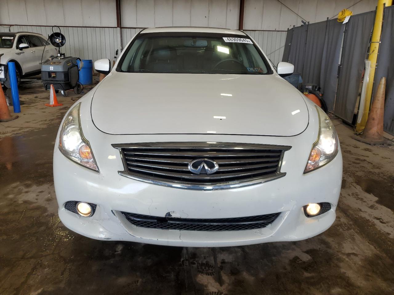 2015 Infiniti Q40 - Image 5