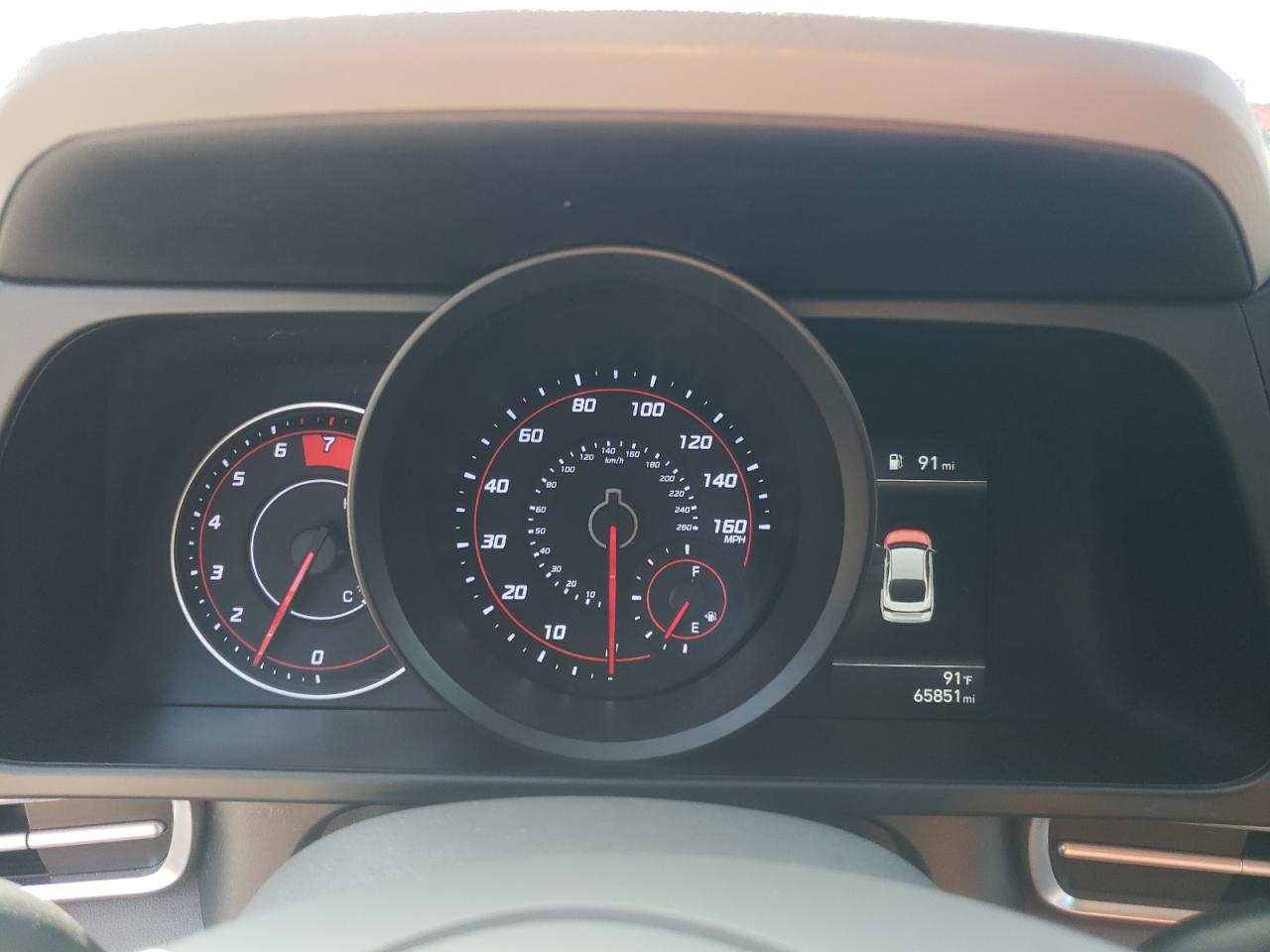 2022 Hyundai Elantra - Image 9