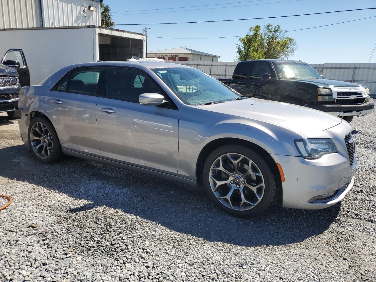 2018 Chrysler 300 - Image 4