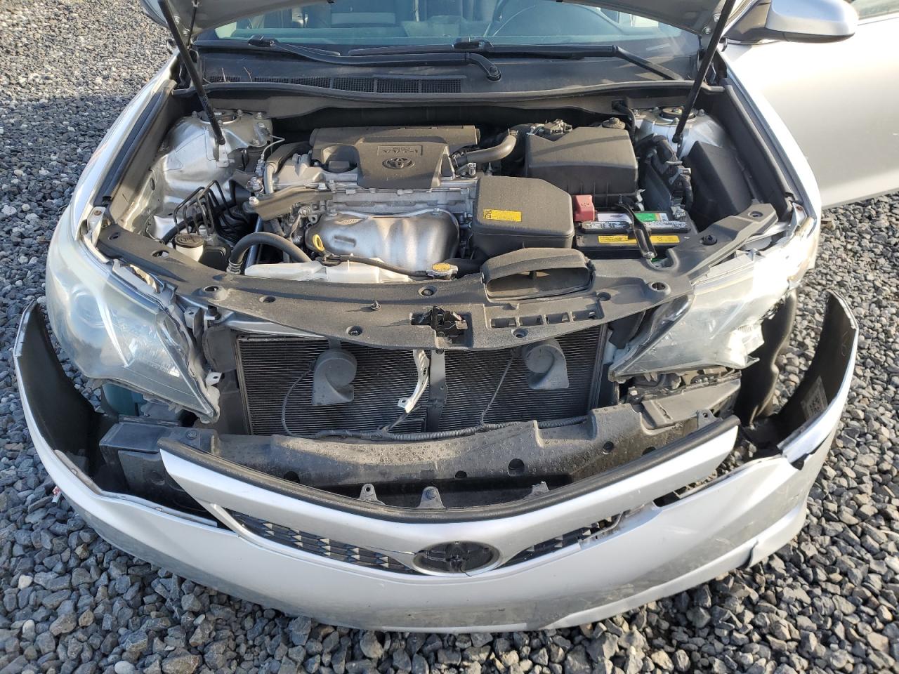 2014 Toyota Camry - Image 13