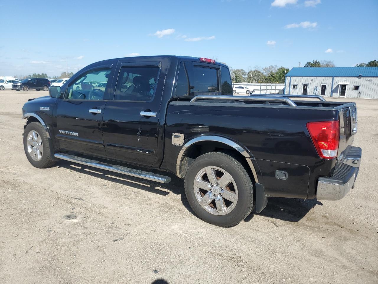 2010 Nissan Titan - Image 2