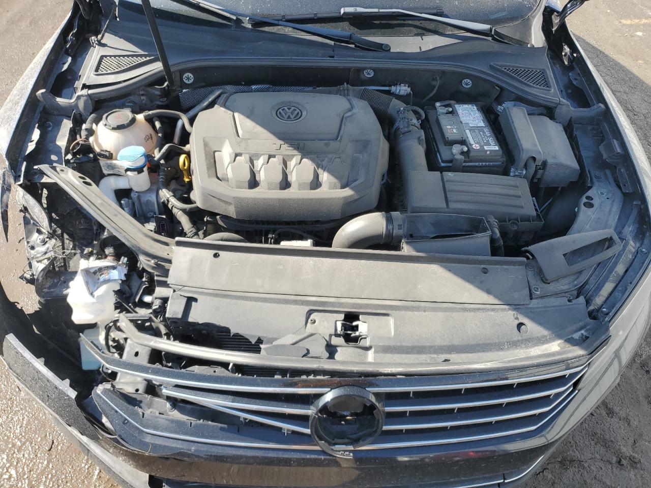 2018 Volkswagen Passat - Image 11